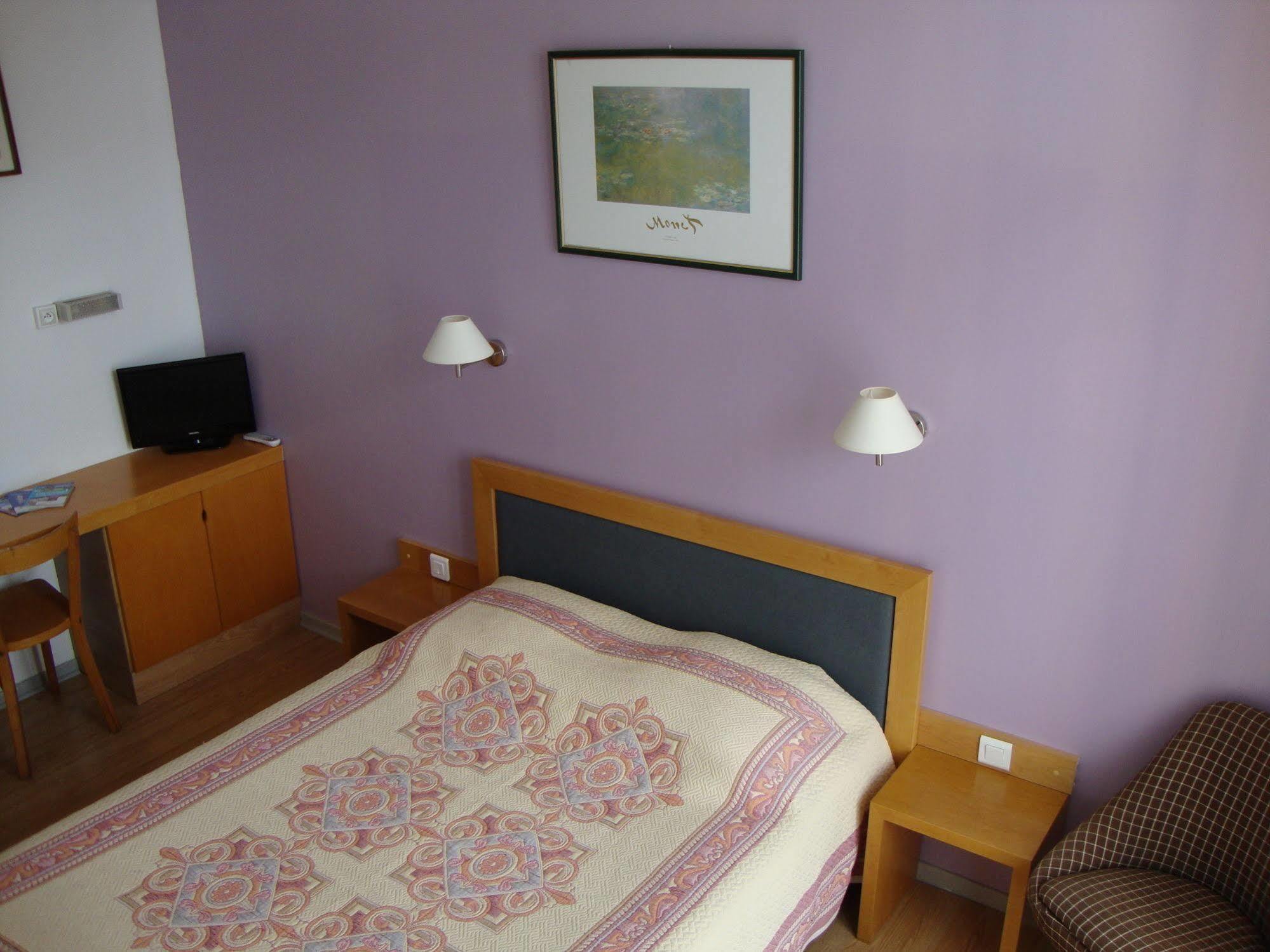 Hotel Au Petit Languedoc Lourdes Ngoại thất bức ảnh